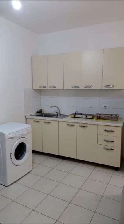 APARTAMENT 1+1. 28000 LEKE.QYTET STUDENTI