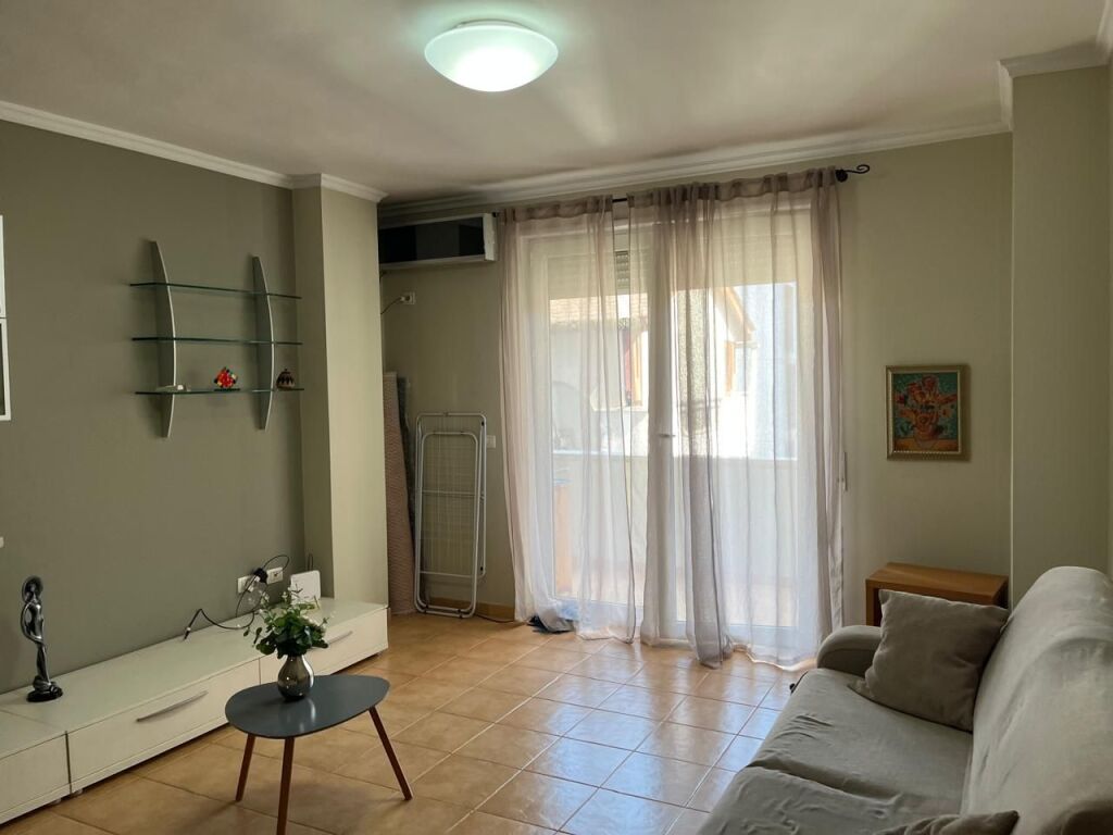Apartment 1+1 for rent near the Artistic High School