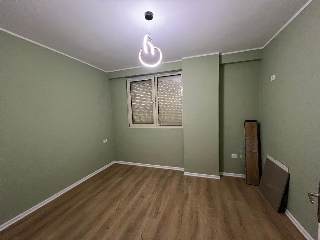 ISH EKSPOZITA, APARTAMENT LUKSOZ 2+1 ME QIRA!!
