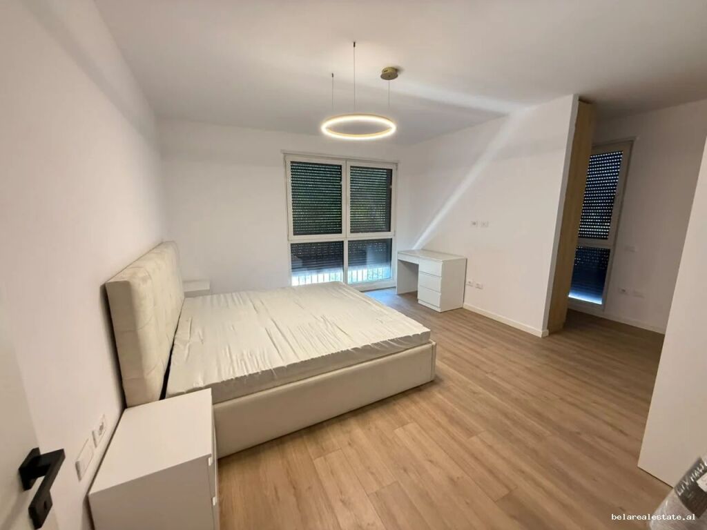 Apartament Me Qera 3+1 Tek Komuna e Parisit ( ID B230219) Tirane