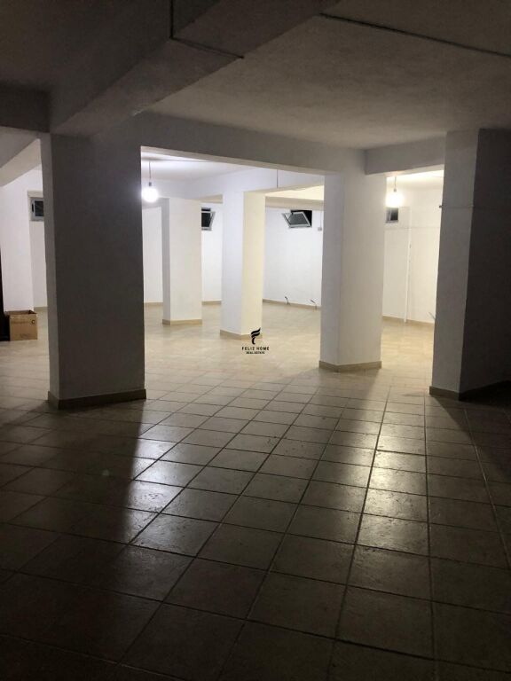 MAGAZINE ME QERA 130 M2 21 DHJETORI 60.000 LEKE FH-80475