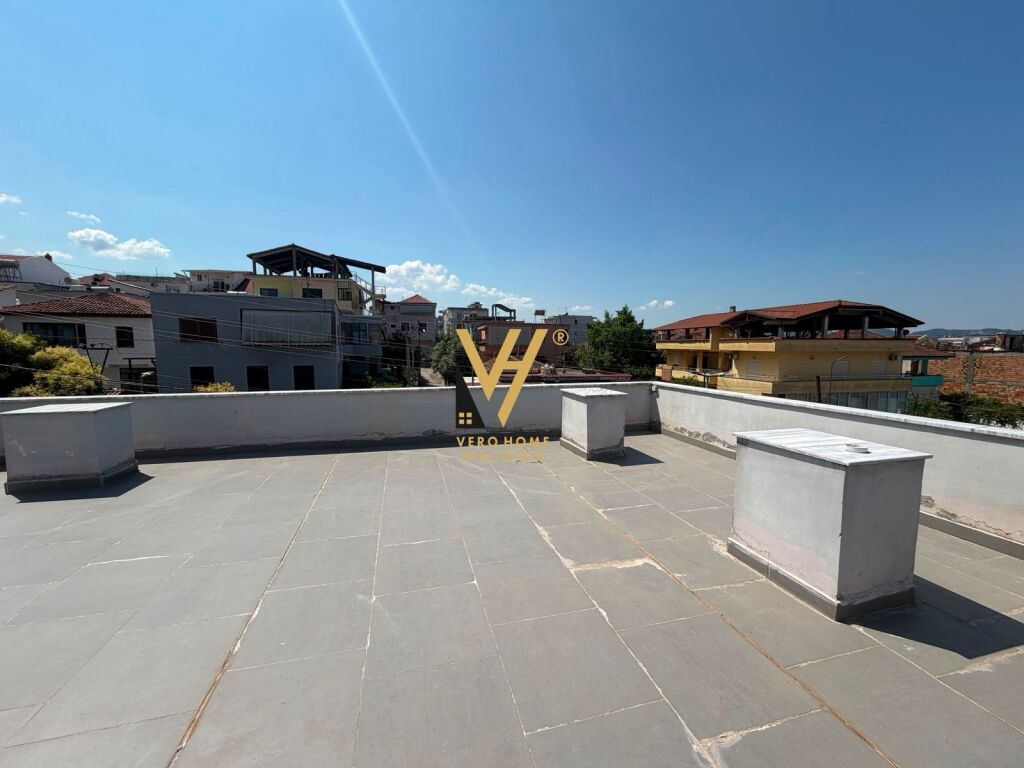 JEPET VILE DY KATESHE ME QERA TE KODRA E PRIFTIT 4.000 EURO