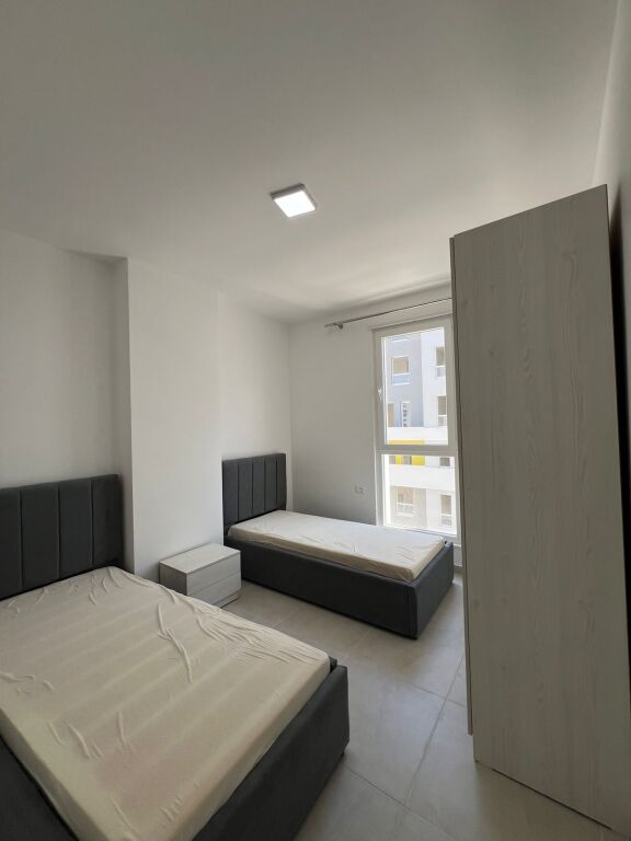 shitet apartament 2+1 i mobiluar tek univers city