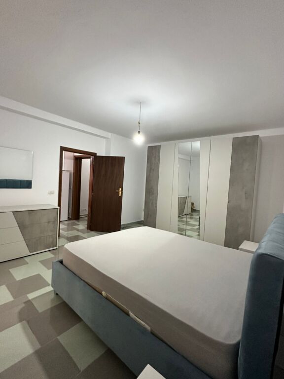 1+1/Qera📍Rruga e elbasanit 📌50 000 lek