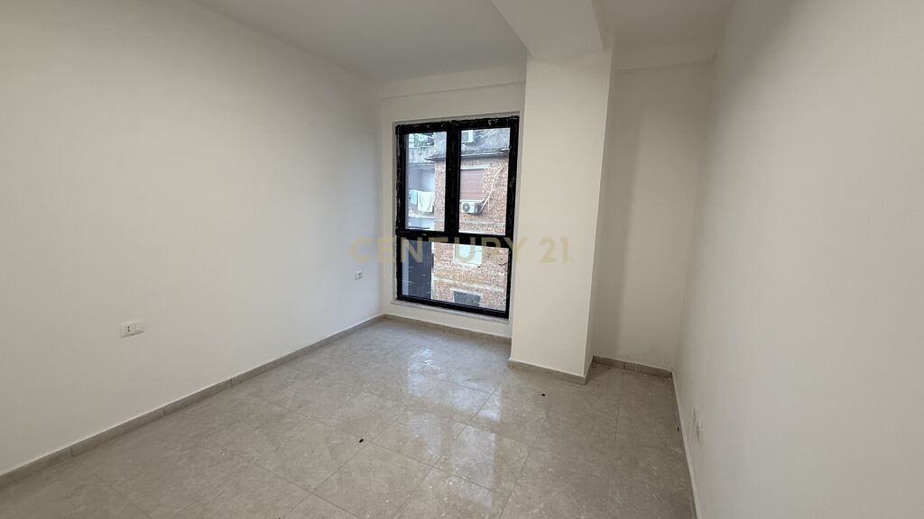 Office space for rent near the New Bazaar!