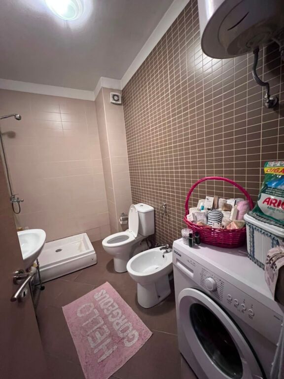 Jepet Me Qera Apartament 1+1+1 Ballkon