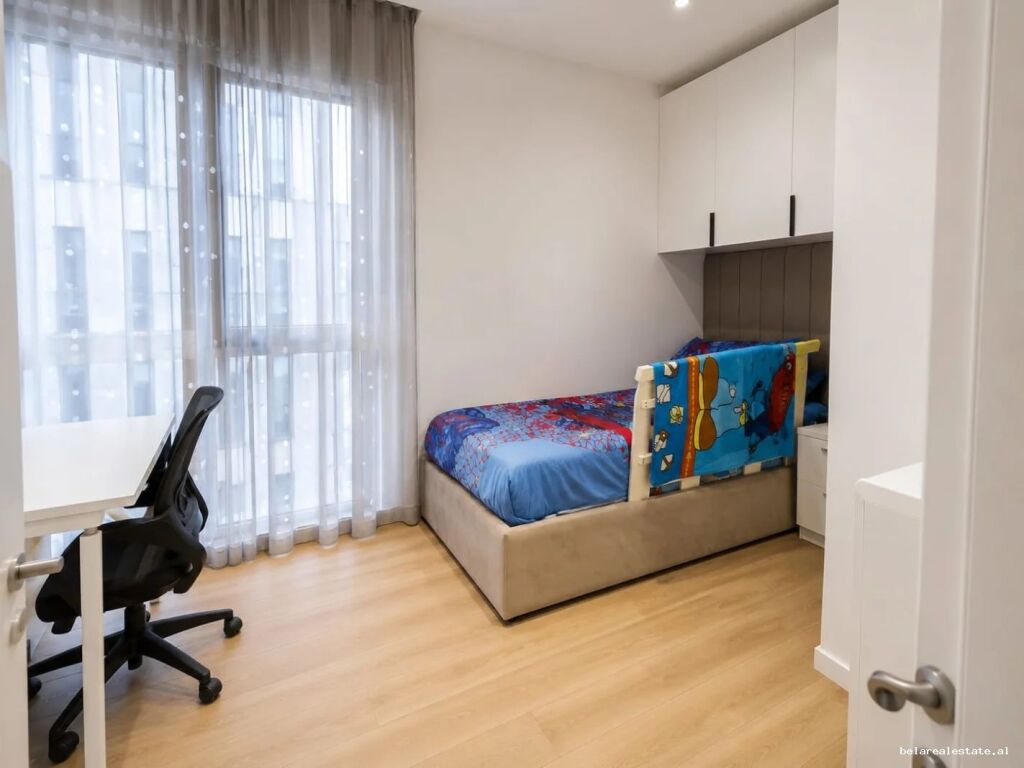 Apartament me Qera 3+1+2 tek 5 Maji (ID B230218) Tirane​