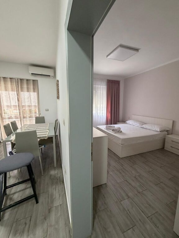 JEPET ME QERA APARTAMENT 1+1, BULEVARDI DYRRAH, DURRES.