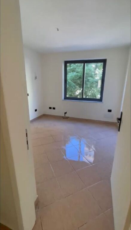 UFFICIO IN AFFITTO 70 M2 BLOK 65.000 LEKE FH-80460