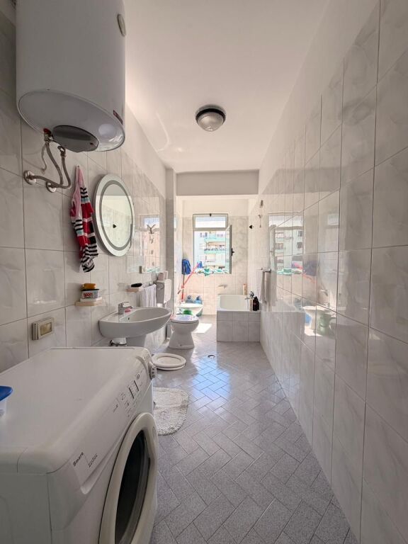 🏡 Apartament 2+2+2 me Qira – prane Kryqi i kuq Durres