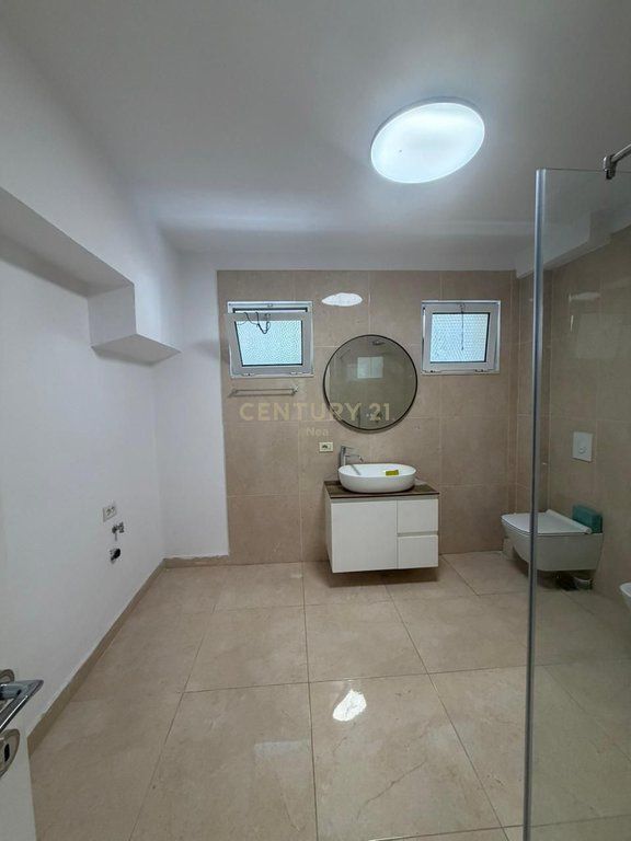 Office for rent – Kosovarëve Street