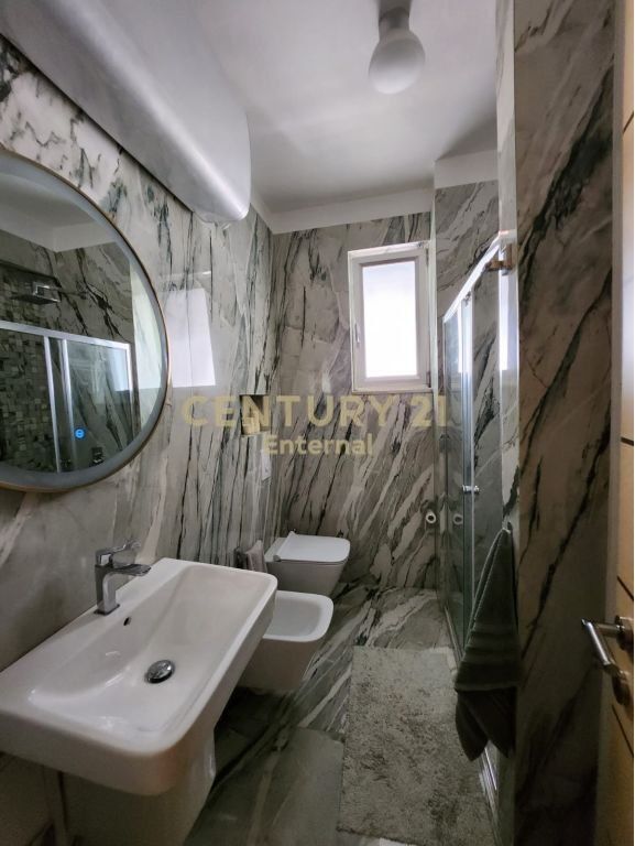 Apartament 2+1+ Post Parkimi Per QIra tek Air Albania