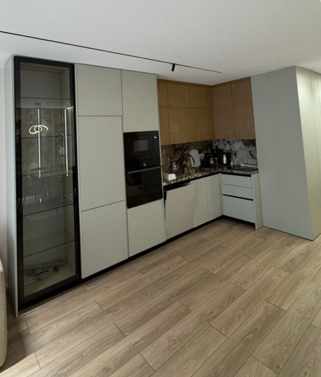 🌟APARTAMENT LUKSOZ 2+1+2 ME QIRA – LIQENI I THATË, PRANË RADISSON 🌟