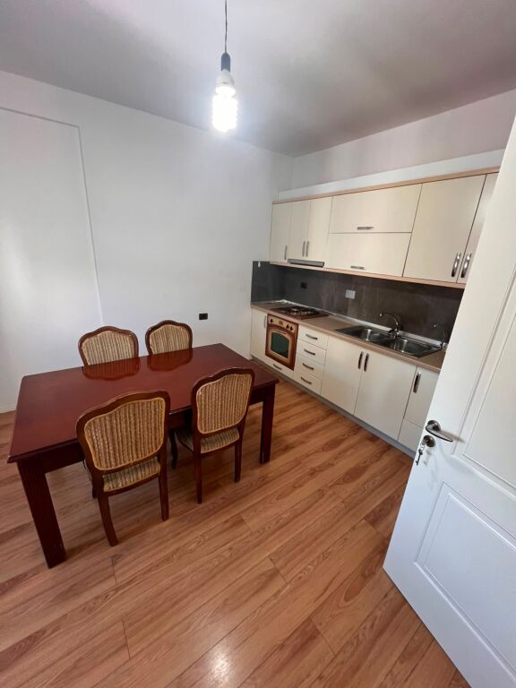 Apartment 3+1 for rent in one of the most sought-after areas of the city, near the "2 Gjelat" School.