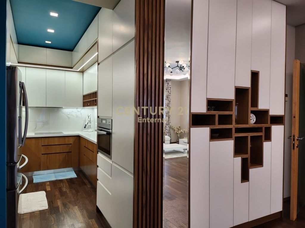 Apartament 2+1+ Post Parkimi Per QIra tek Air Albania