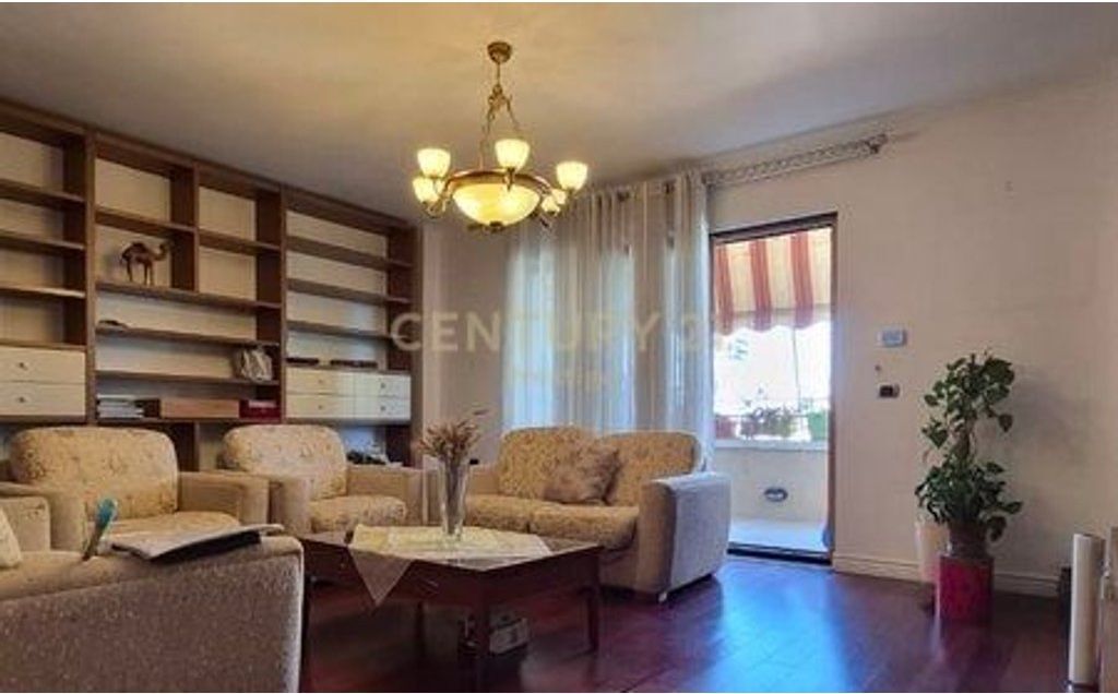 APPARTAMENTO 3+1+2+ POSTO AUTO IN AFFITTO NELLA ZONA DI BRRYL, TIRANA!