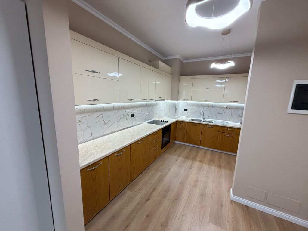 Apartament me qera 1+1+parkim Rruga e Kosovareve