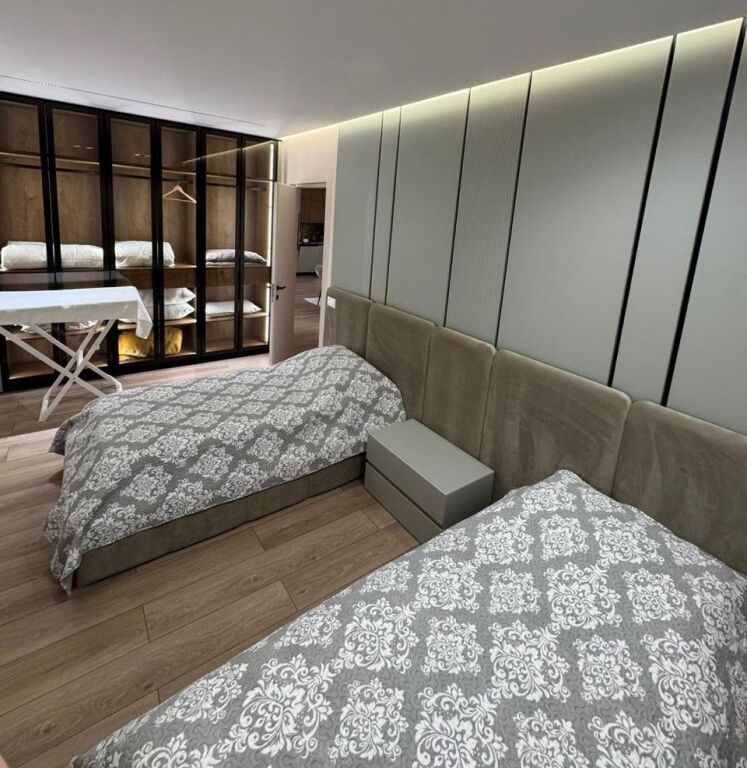 🌟APARTAMENT LUKSOZ 2+1+2 ME QIRA – LIQENI I THATË, PRANË RADISSON 🌟