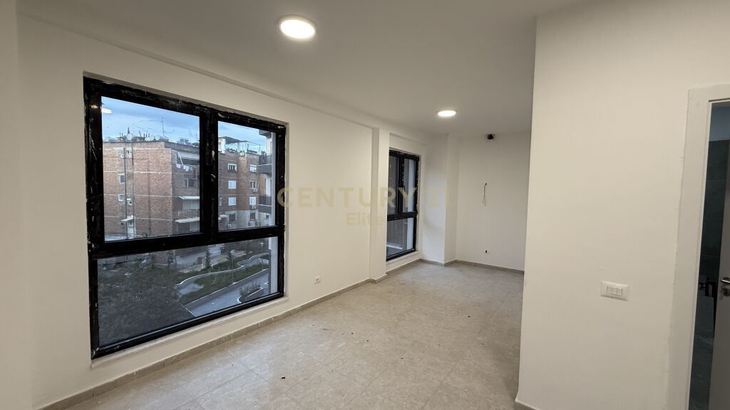 Office space for rent near the New Bazaar!