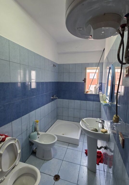 📌 VENDESI APPARTAMENTO 2+1 A ASTIR – VICINO AL BAR ARTISTI
