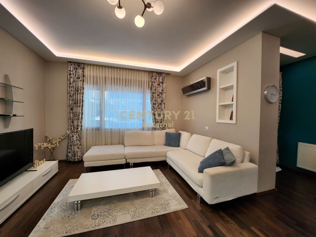 Apartament 2+1+ Post Parkimi Per QIra tek Air Albania
