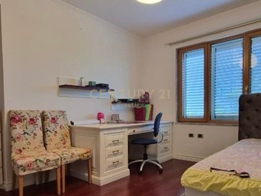 APARTAMENT 3+1+2+ POST PARKIMI ME QIRA NE ZONEN E BRRYLIT, TIRANE! 1,500 € /Muaj