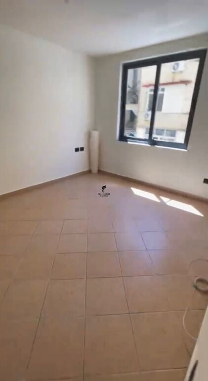 UFFICIO IN AFFITTO 70 M2 BLOK 65.000 LEKE FH-80460