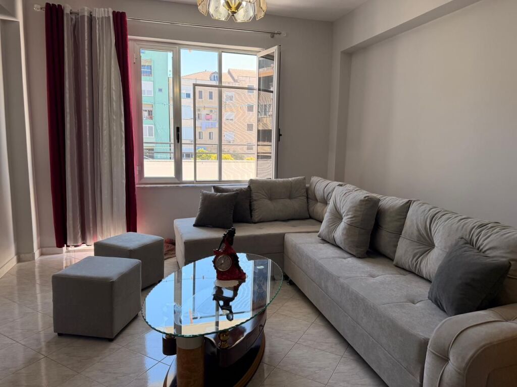 🏡 Apartament 2+2+2 me Qira – prane Kryqi i kuq Durres