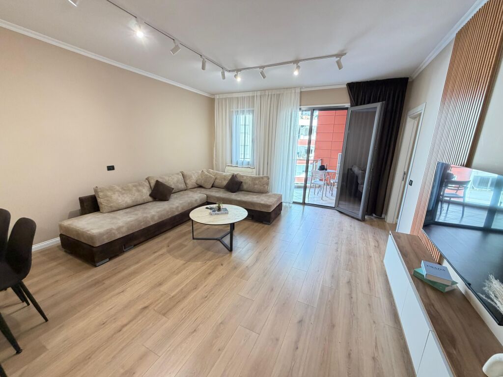 Apartament me qera 1+1+parkim Rruga e Kosovareve