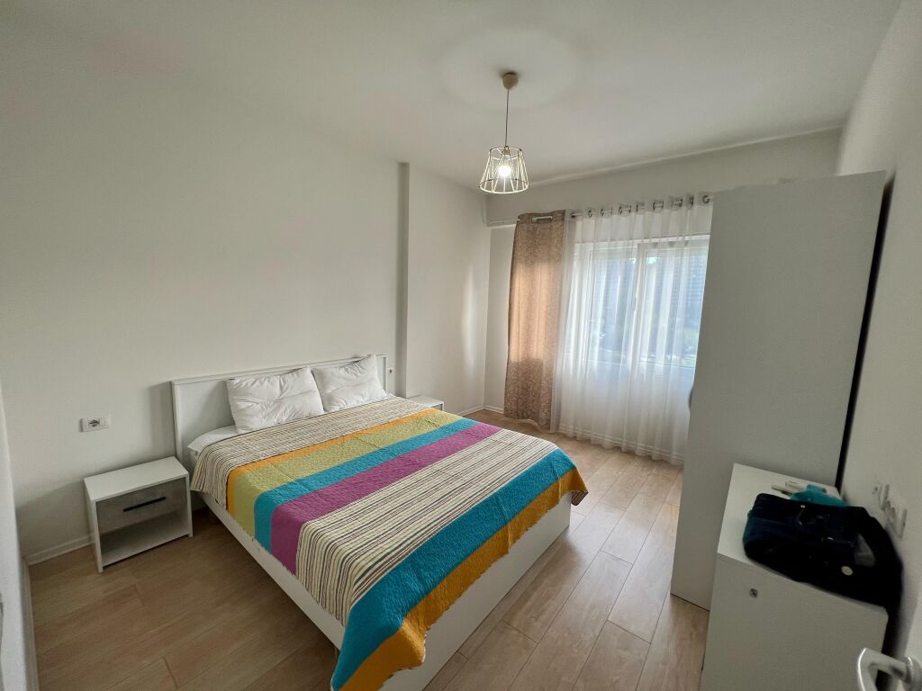 🏡 Appartamento 2+1+2 + Parcheggio in affitto 📍 Via Kosovarëve, vicino al Lago Artificiale, Tirana💶 Affitto: 1.600€/mese