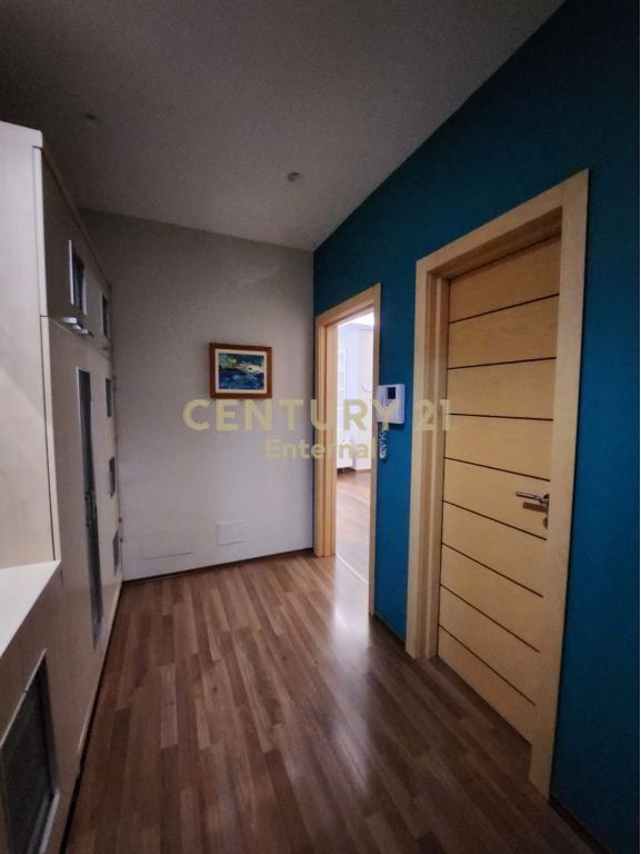 Apartament 2+1+ Post Parkimi Per QIra tek Air Albania