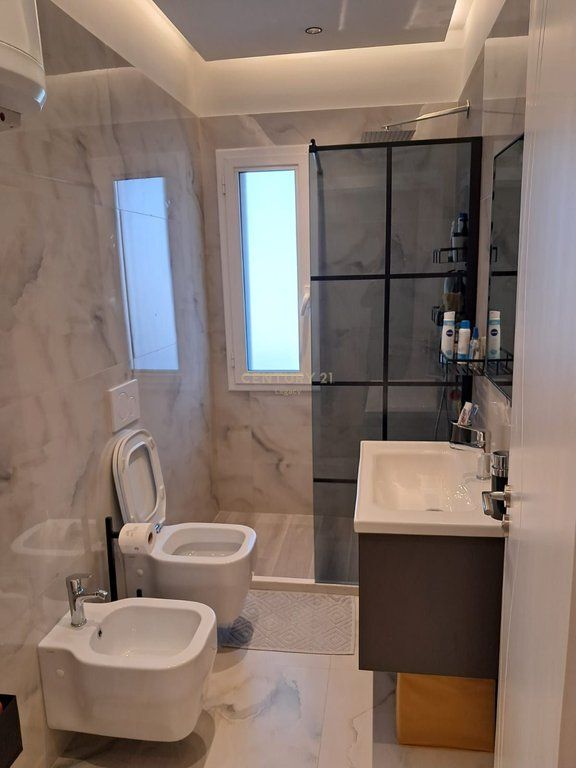 APARTAMENT 2+1 ME QIRA, NE KRAH TE AMBASADES AMERIKANE, TIRANE!