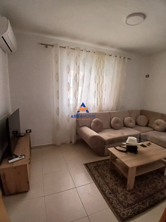 JEPET ME QIRA APARTAMENT 1+1+VERANDE "RRUGA FORTUZI" 60.000 LEKE
