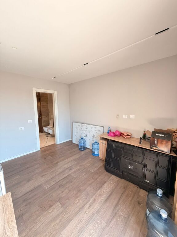 🏢 OFFICE SPACE FOR RENT 📍 Near Hotel Mondial – Tirana