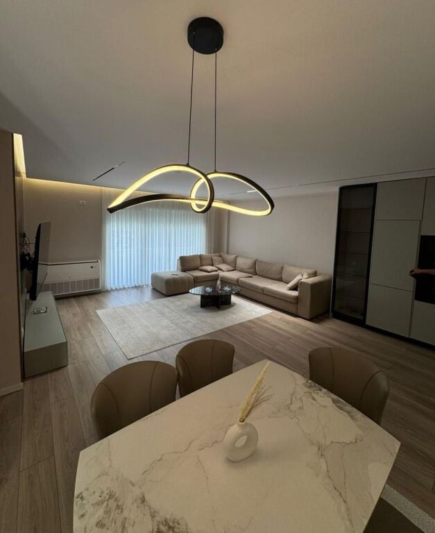 🌟APARTAMENT LUKSOZ 2+1+2 ME QIRA – LIQENI I THATË, PRANË RADISSON 🌟