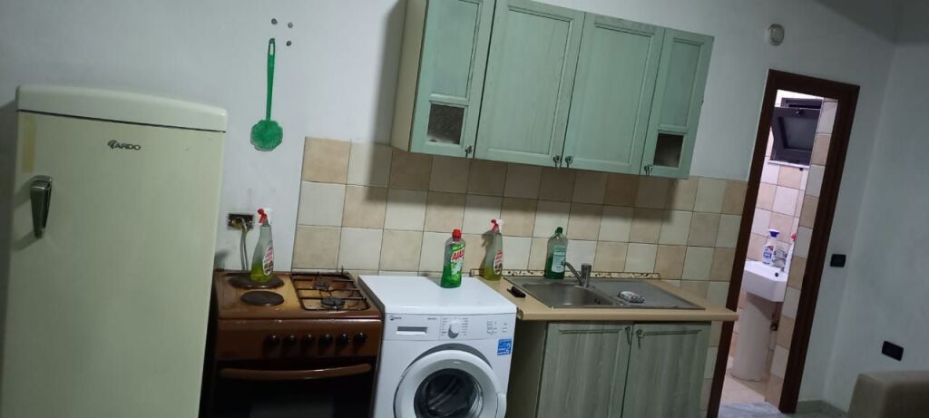 GARSIONERE 23000 LEKE.ISH TREGU ELEKTRIK,PALLATI GRAND