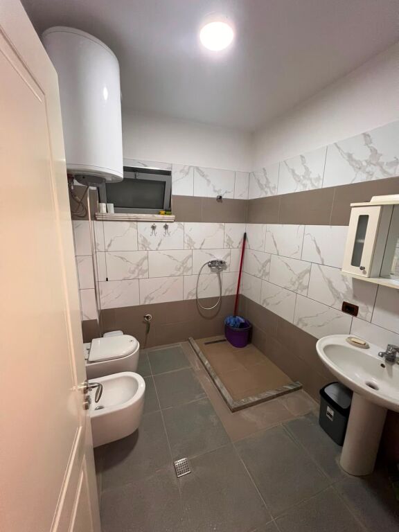 Apartment 3+1 for rent in one of the most sought-after areas of the city, near the "2 Gjelat" School.