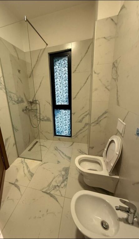 APPARTAMENTO 2+1+2 BAGNI. 70000 LEKE.FARMACIA 10