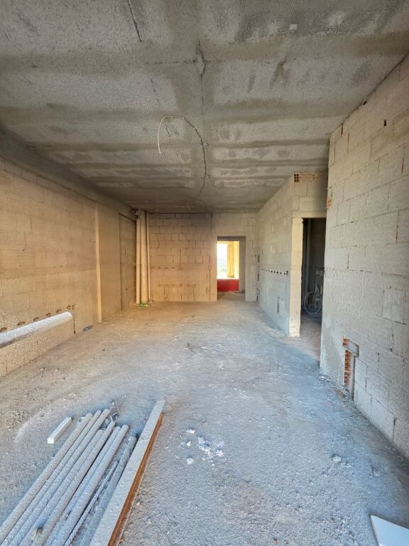 Shitet Ap: ✨️ 2+1+2🚾 1 Ballkon & GARAZHD 🅿️ 📍Riverside Residence - Përball Deliorgjit ( 111m²) 🔥 Kati 5, Çmimi: 188K€ Përfshirë Parkimin 💥
