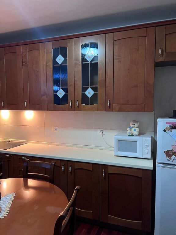 Jepet Me Qera Apartament 1+1+1 Ballkon
