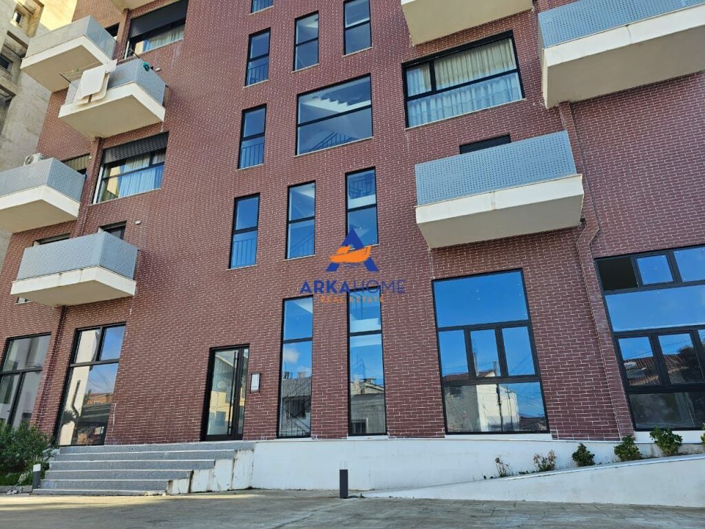 SHITET NJESI BIZNESI 52M2 "TE RRUGA JORDAN MISJA" 156.000 EURO