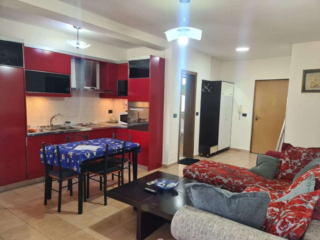 JEPET APARTAMENT ME QERA 1+1, STADIUMI DINAMO