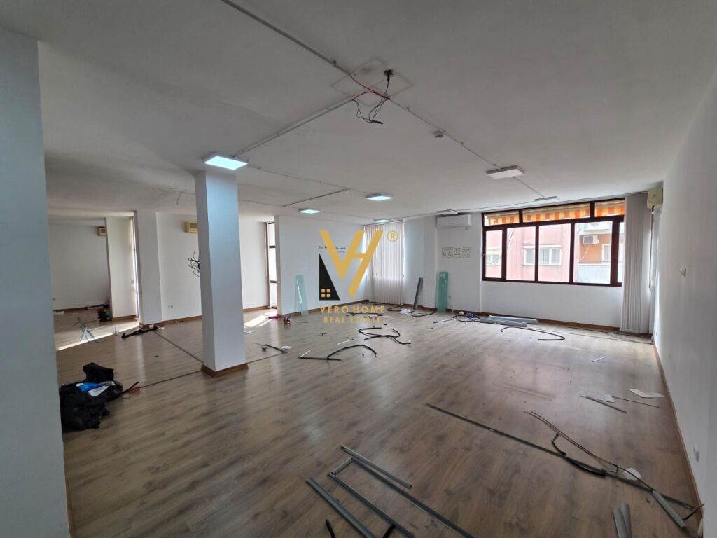 OFFICE 200 M2 FOR RENT IN ISH-BLLOK 200,000 LEKE
