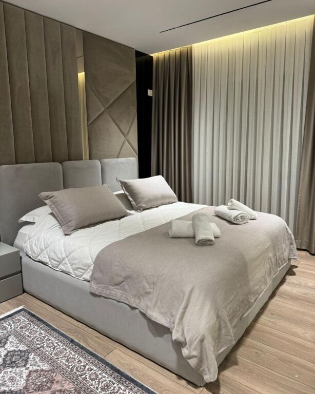 🌟APARTAMENT LUKSOZ 2+1+2 ME QIRA – LIQENI I THATË, PRANË RADISSON 🌟