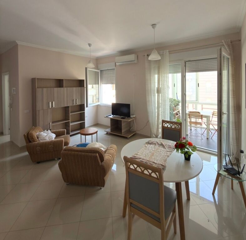 APARTMENT 1+1 FOR RENT INSIDE THE NEW MARKET