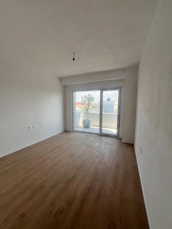 SHITET APARTAMENT 2+1+2 KAMEZ, Bulevardi Blu