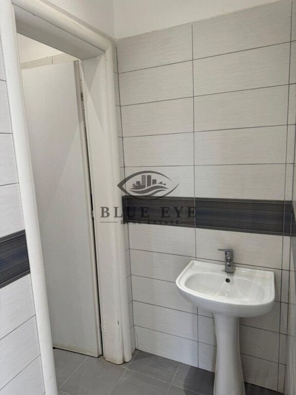 Business premises 1+1 For Rent in Plazh Hekurudha, Durrës!