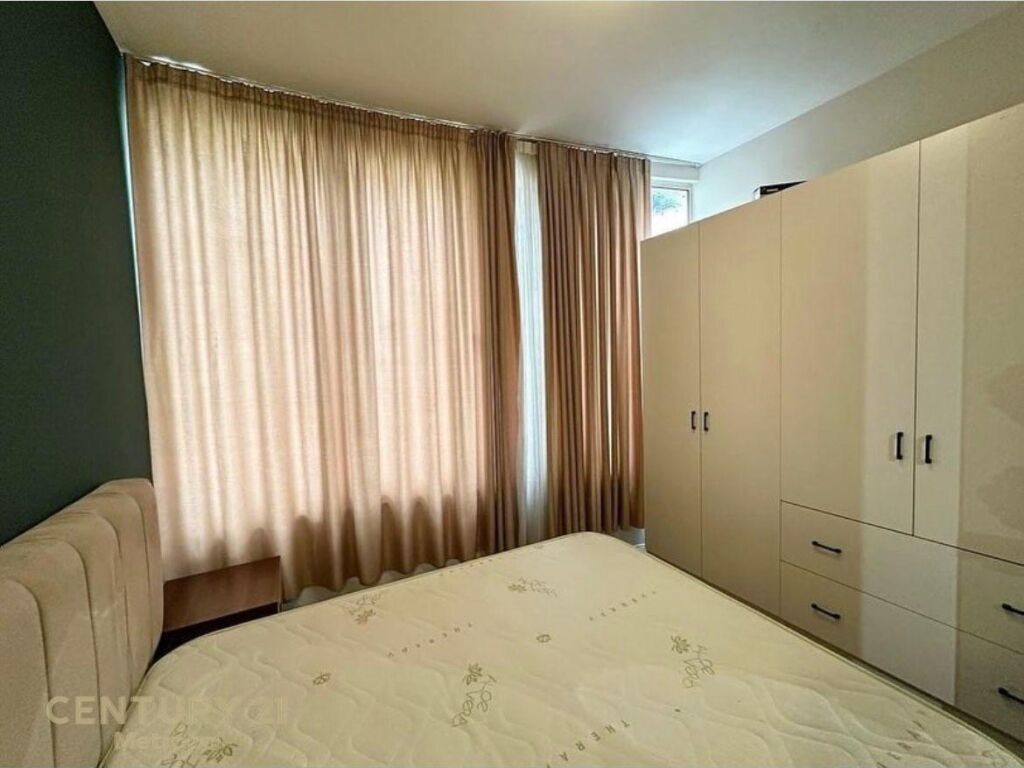 JEPET ME QIRA APARTAMENT 1+1 TEK LIQENI ARTIFICIAL! 500 € /Muaj
