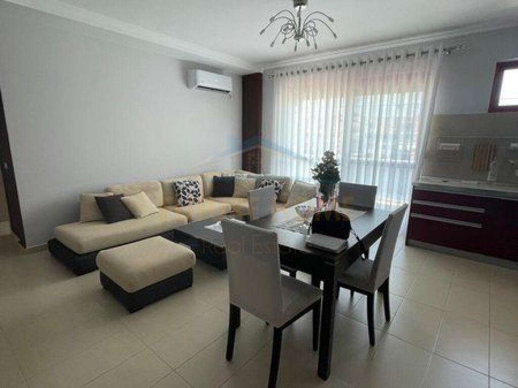 Shitet, Apartament 2+1+2, Zogu i Zi, Tiranë.