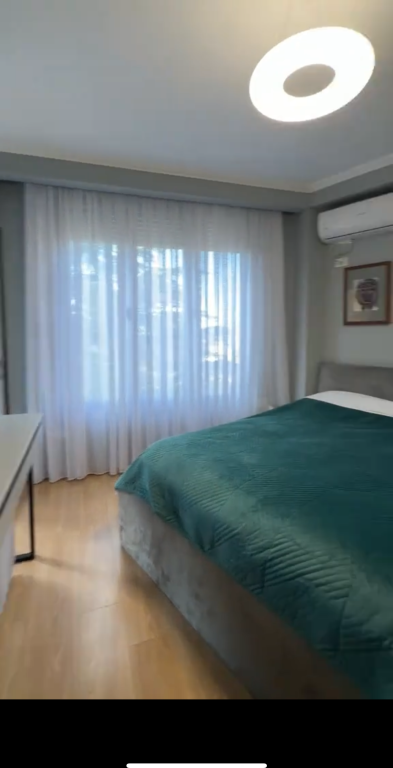 Shitet apartament 2+1+2 prane Toptanit!